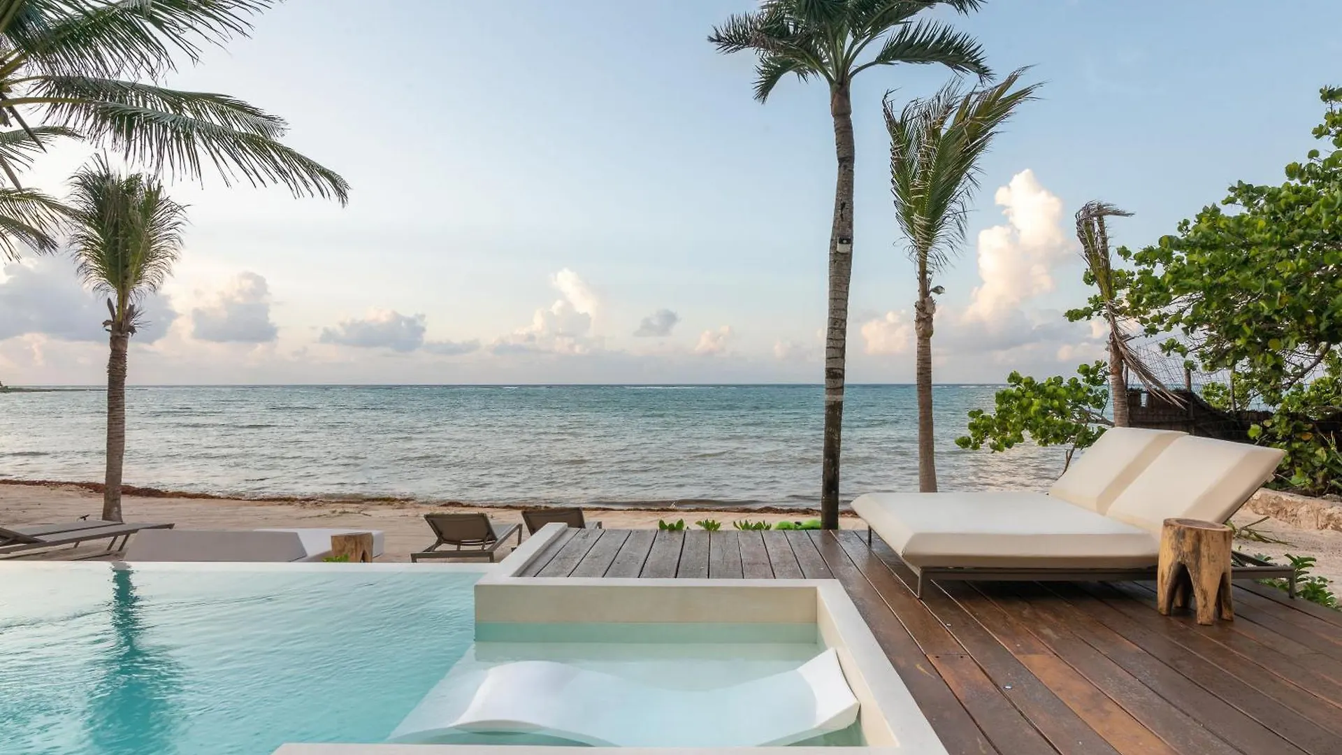 Villa Tulumar Beachfront Luxury Villa- Full Service