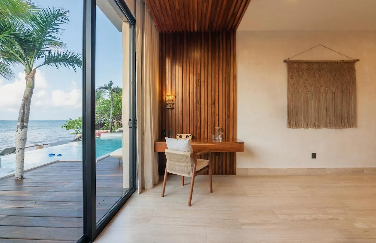 Villa Tulumar Beachfront Luxury Villa- Full Service